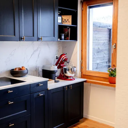 Alpine Mountains Scenic Retreat By Sea N' Rent